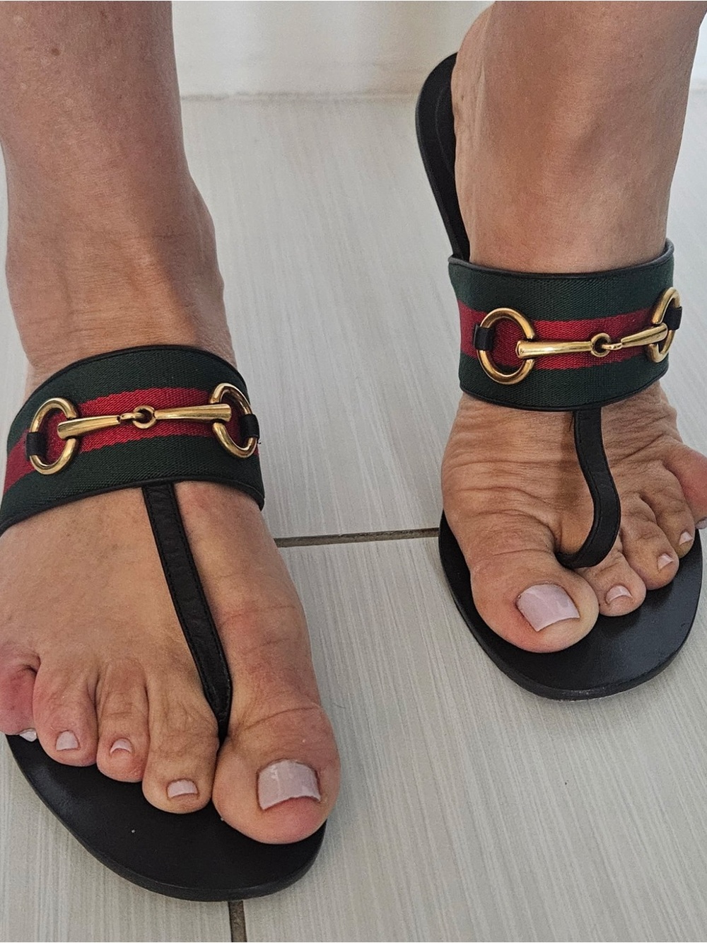 Gucci Black and Red Women's Thong Sandals with Gold Horsebit Accent